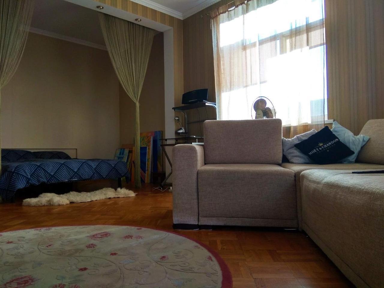 Alabama Mama Apartment Kiev Ngoại thất bức ảnh