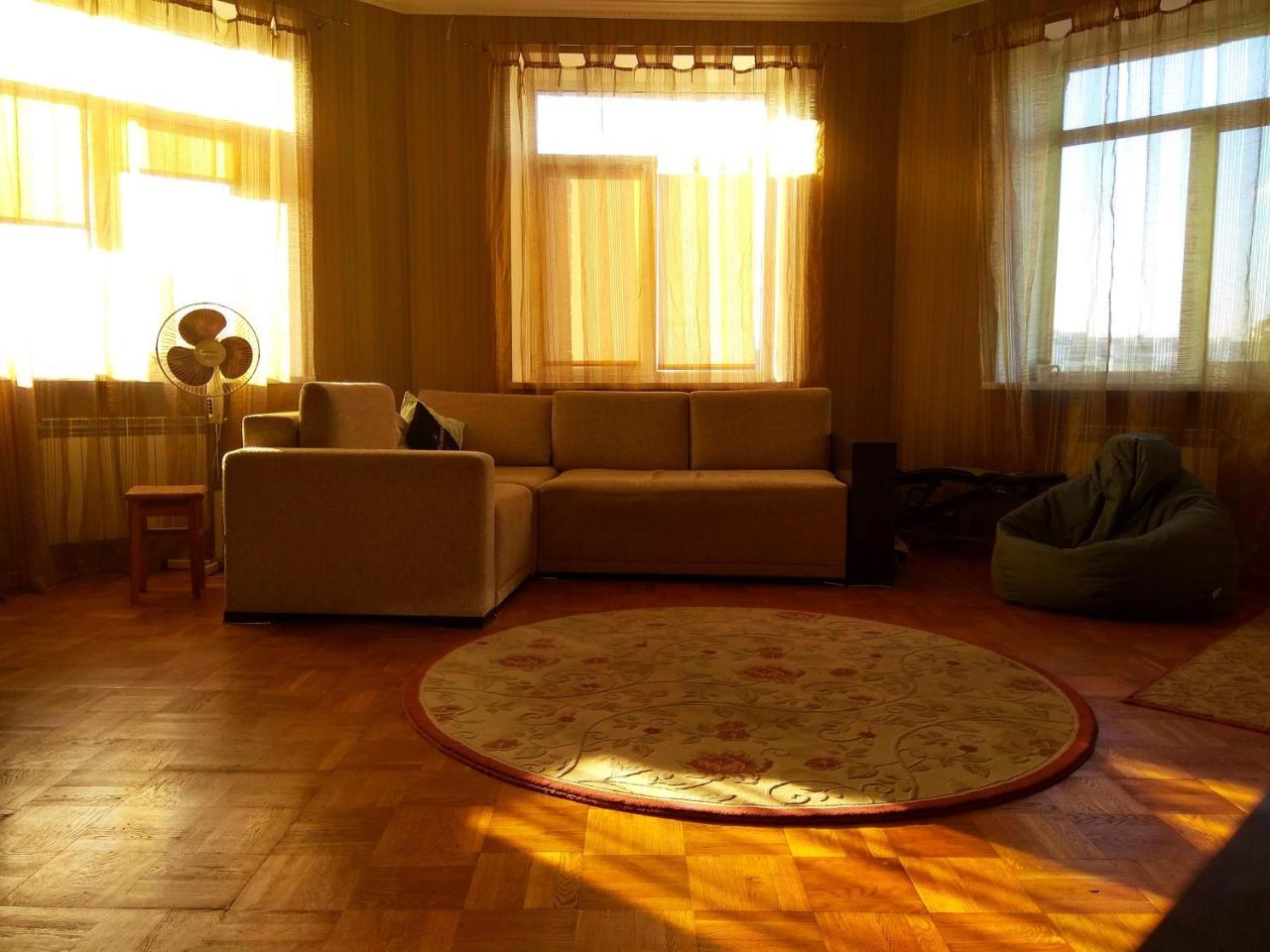 Alabama Mama Apartment Kiev Ngoại thất bức ảnh